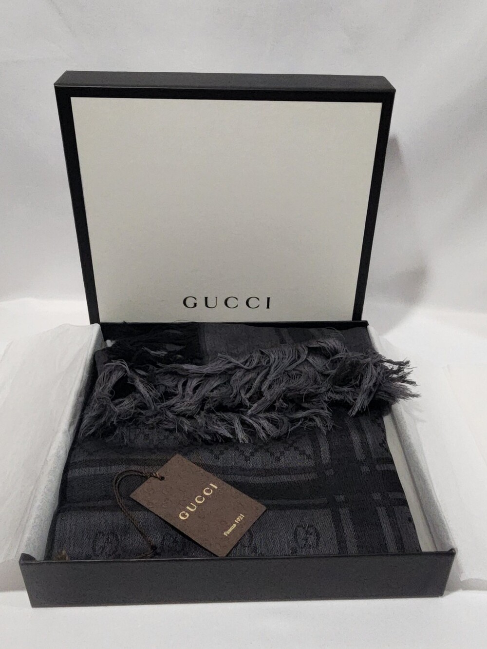 Gucci GG Jacquard Monogram Fringe Shawl Scarf Gray Black Wool Silk NWT Unisex